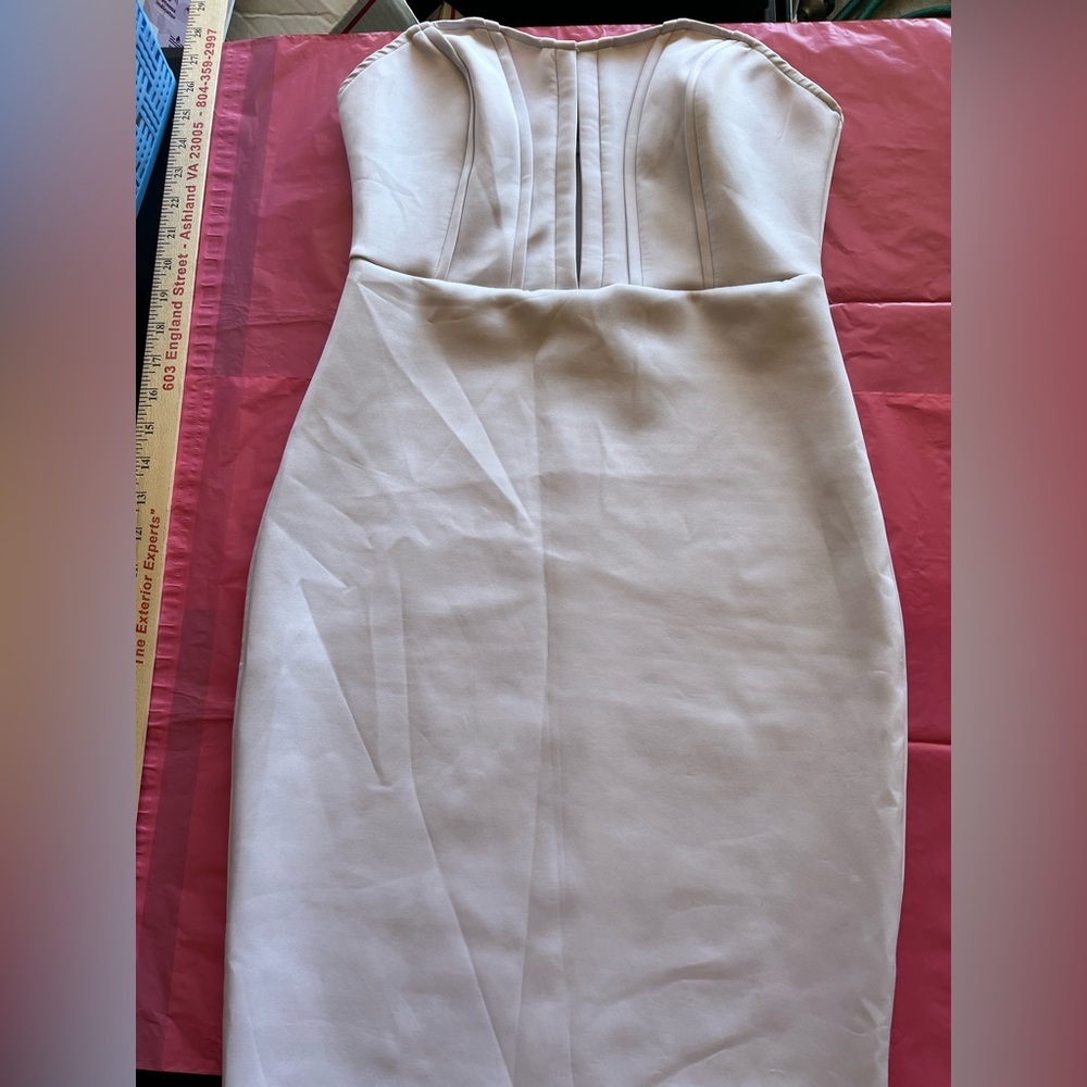 Chic Strapless Cream Dress